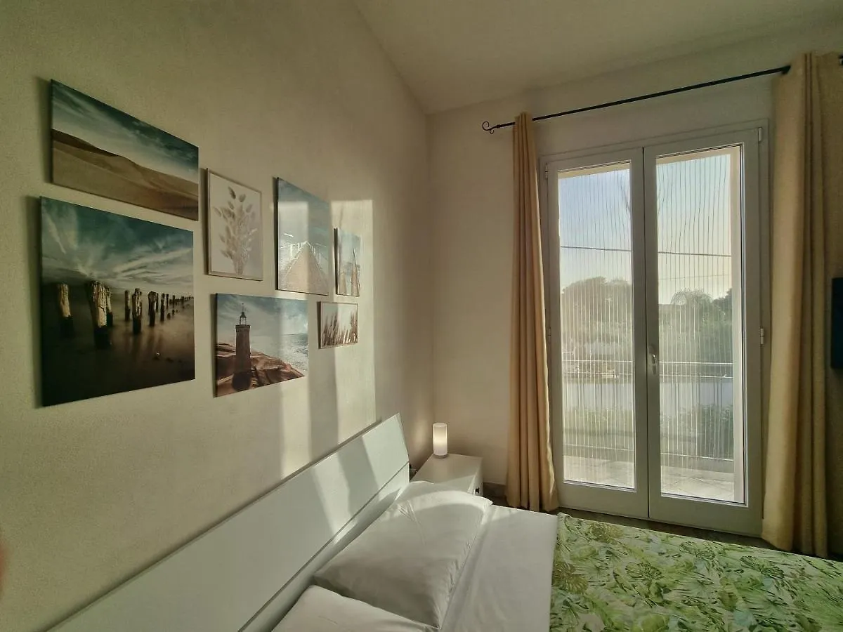 Al Vecchio Carrubo - Lovely 2-Rooms House & Patio マルサラ 0*,  イタリア
