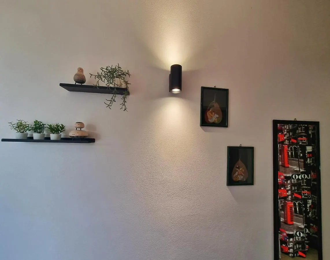 Al Vecchio Carrubo - Lovely 2-Rooms House & Patio マルサラ 0*,  イタリア